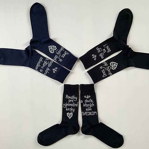 Maľované ponožky (pre svedka s nápisom "Ponožky pre výnimočné kroky/ a chvíle, ktorých som svedkom" (čierne s maľbou nad členkom))