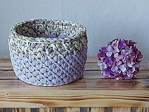 Úložné priestory & Organizácia - Handmade háčkované košíky z tričkovlny v kombinácii farieb kvetov levanduľe a pivónie (Háčkovaný košík z tričkovlny v kombinácii farieb kvetov levanduľe) - 13344274_