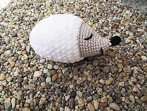 Hračky - Malý háčkovaný ježko - mäkučký - biely - 13345574_