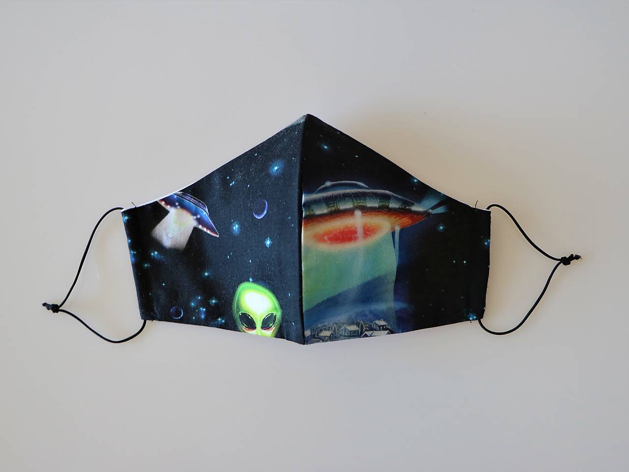 Dizajnové rúško Area 51 IV. tvarované dvojvrstvové