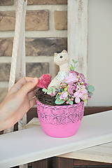 Dekorácie - ružový kvetináč s mačkou - 13351485_