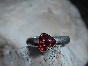 Prstene - ring with red garnet III - 13356028_