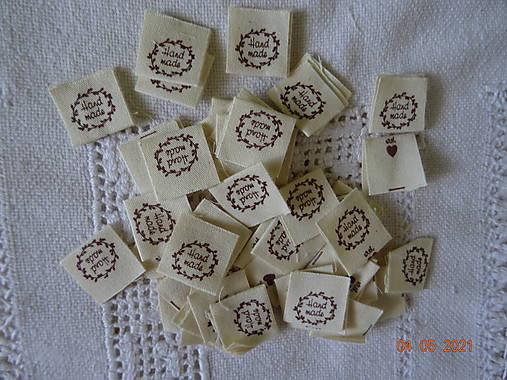  - Textilná nášivka Handmade 2 x 2cm venček - 13354692_
