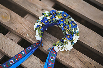 Ozdoby do vlasov - Folklórna svadobná kvetinová parta - kráľovsky modrá - 13357538_