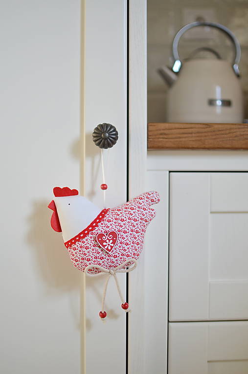 Dekorácie - Sliepočka s drobnými kvietkami - 13363173_