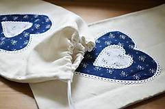 Úžitkový textil - Ľanové vrecko s modrým srdcom - 13367411_