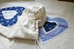 Úžitkový textil - Ľanové vrecko s modrým srdcom - 13367414_