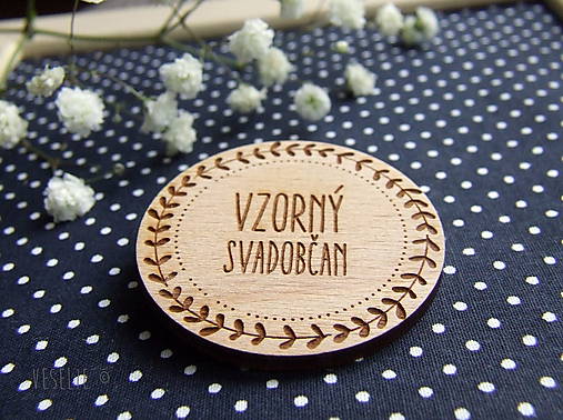 Svadobné pierka - Drevený svadobný odznak . Flora (Odznačiky nad 5 ks) - 13365322_