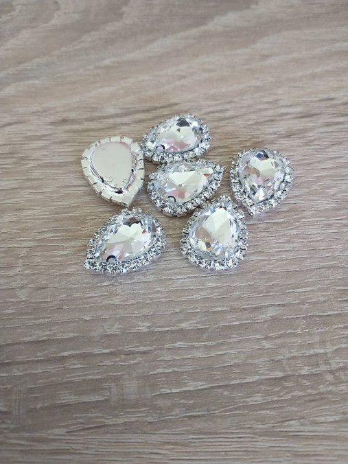 Galantéria - Našívacia štrasová ozdoba AAA+ 13x18mm - 13373923_