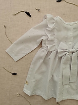Detské oblečenie - Madeirové šaty s volánmi a mašľou - 13373497_