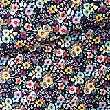 Textil - 100% premium bavlna, kvetinky na čiernej - 13380482_