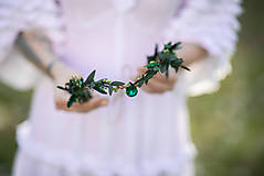 Ozdoby do vlasov - Kvetinová tiara "smaragdy v tráve" - 13379968_