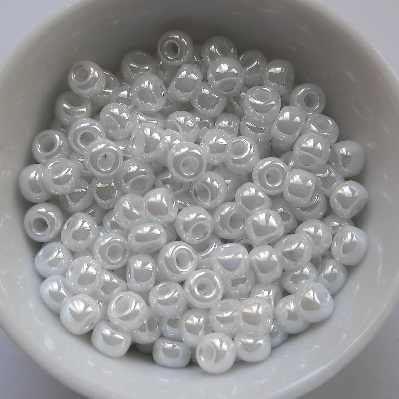 Rokajl MIYUKI 6/0=4mm-round-5g (ceylon white pearl)