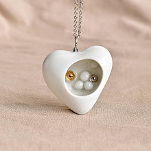 Náhrdelníky - Porcelánový náhrdelník Láska (ooak jewelry) - 13395797_