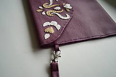 Kabelky - Bordová listová kabelka s folklórnou výšivkou - 13394785_