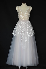 Šaty - Tylové svadobné šaty v jemných dúhových farbách - 13395416_