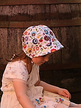 Letný detský ľanový čepček folkové kvety