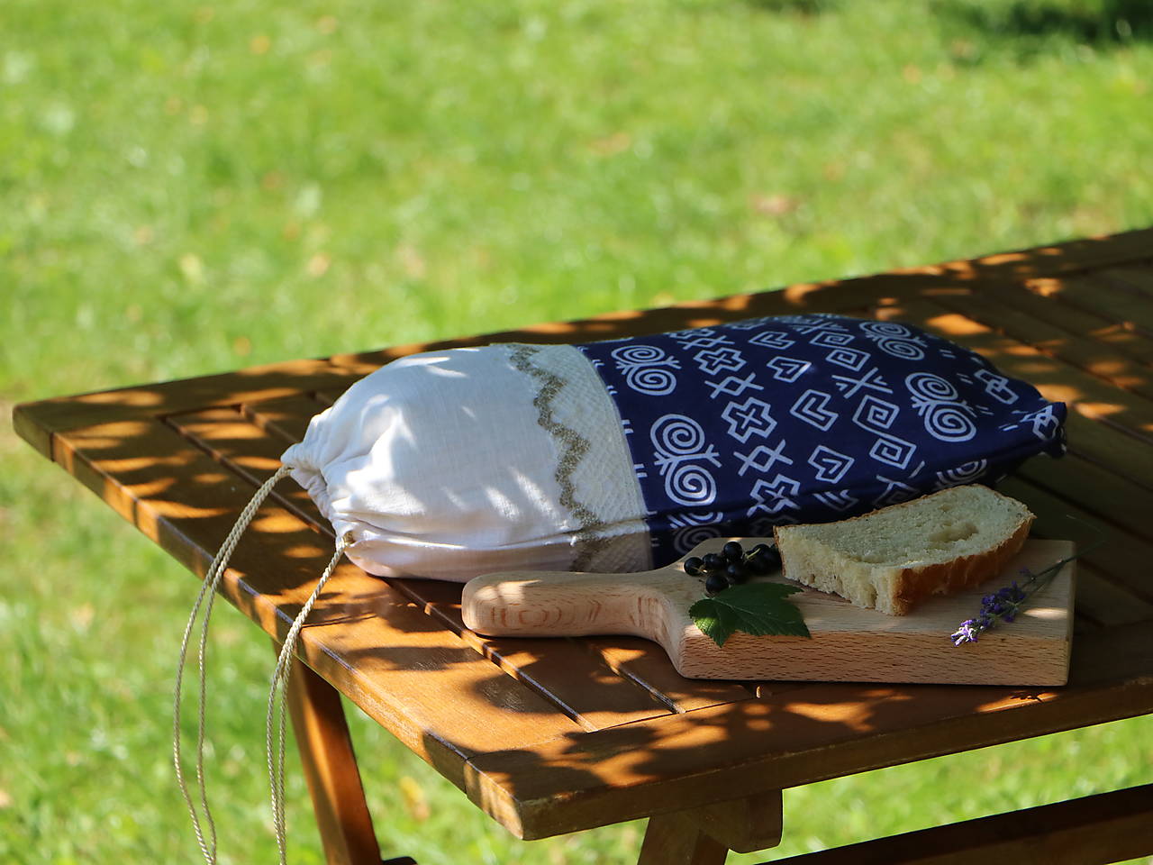 Ľanové vrecko na chlieb čičmany mix