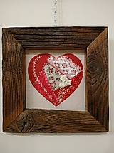 Obrazy - Obraz s rámom zo starého dreva - šité srdce - 13405728_