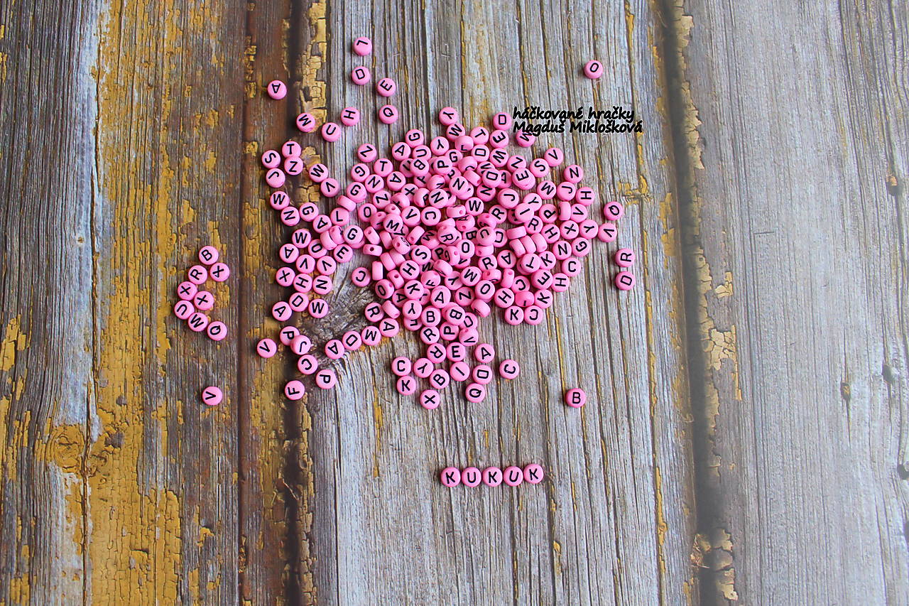 Písmenká - korálky ružové