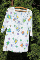 Topy, tričká, tielka - Pestrofarebný kvetinkový bavlnený letný top - blúzka veľkosť L - 13411943_