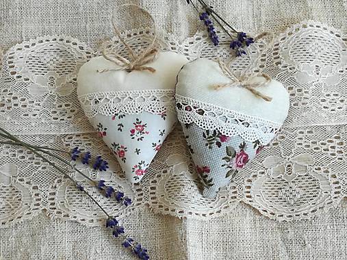 Dekorácie - Srdiečka levanduľové s ružičkami.. - 13416172_