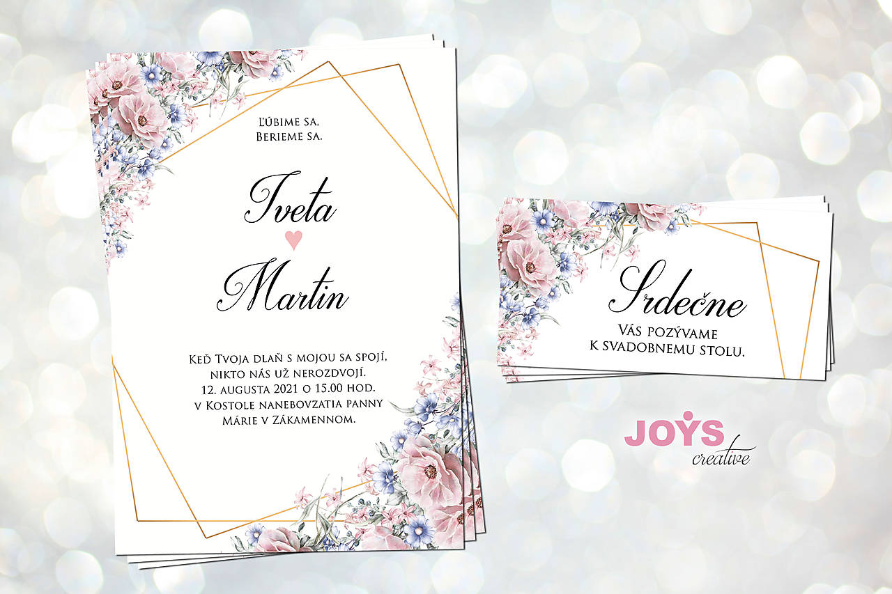Svadobné oznámenie s ružovo modrými kvetinami a geometrickým vzorom