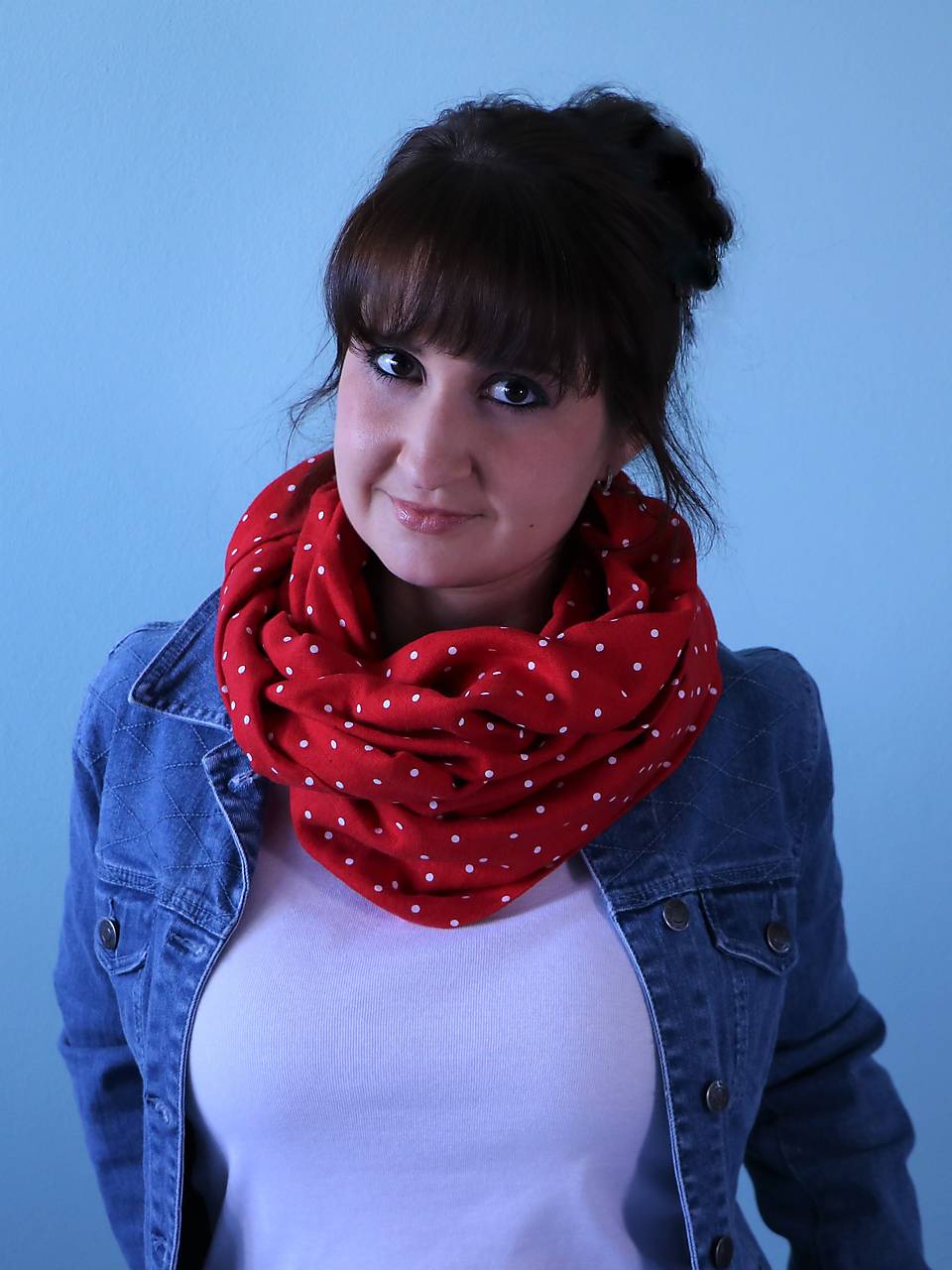 Štýlový ľanový nákrčník bodka na červenej