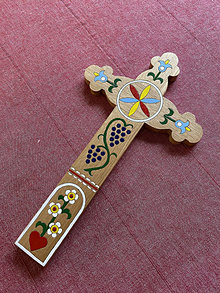 Dekorácie - Detviansky drevený vyrezávaný krížik - 13424195_