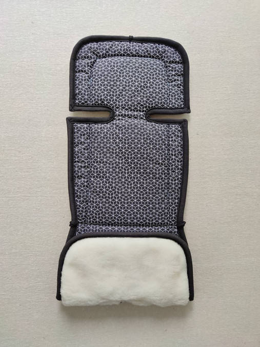 Detský textil - Vlnienka Podložka do kočíka X-LANDER X-MOVE 100% ovčie rúno MERINO TOP SUPER WASH  Origami čierno biele - 13431721_