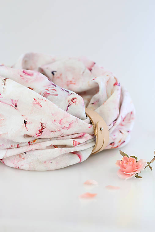 Elegantný navliekací nákrčník zo 100% kvetinového ľanu "Ružová neha"