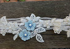 Spodná bielizeň - svadobný podväzok Ivory + modré čipkové kvety 4 - 13448943_