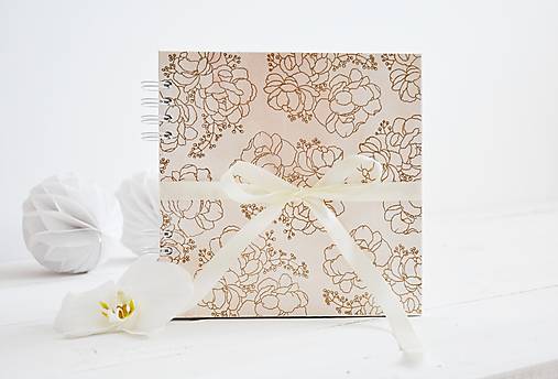 Papiernictvo - Svadobná kniha hostí - veľké kvety 20x20 (Marhuľková) - 13452279_