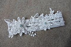 Spodná bielizeň - svadobný podväzok Ivory + 3D kvety so svetlo modrou perlou - 13452993_