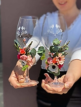 Nádoby - Kvetinová ozdoba na svadobné poháre - na mieru k vybranému produktu/setu  (Ozdoba na pohár - identická ako na foto) - 13464531_
