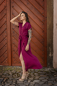 Šaty - Zavinovacie vzdušné šaty vo farbe fuchsia - 13466185_