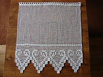 Úžitkový textil - háčkovaná vitrážková záclonka - 13474151_