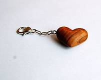 Kľúčenky - Kľúčenka z dreva - Čerešňové srdiečko tep srdca - 13474221_