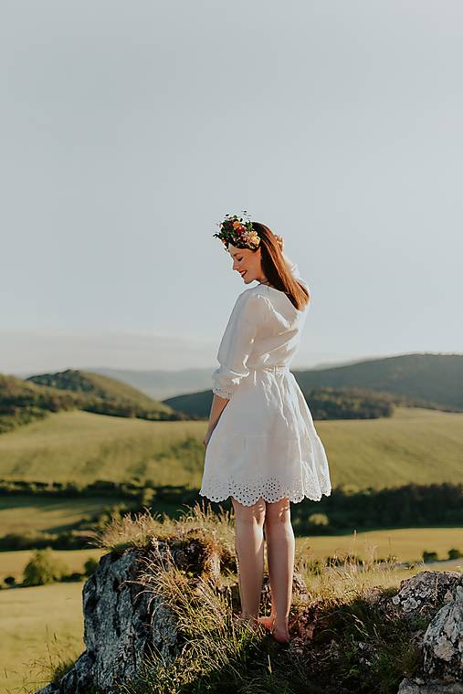 biela madeirová sukňa Zámutovské kvety