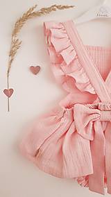 Detské oblečenie - Vtáčatko - mušelínové šaty s volánmi a mašľou (ružová) - 13476669_
