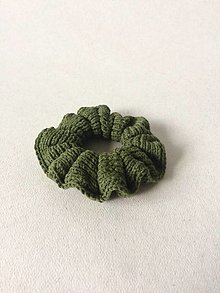 Ozdoby do vlasov - Pletené gumičky do vlasov - scrunchies / 24 farieb (Zelená vojenská) - 13480532_