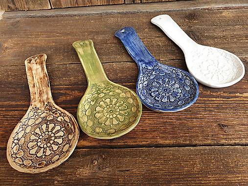 Príbory, varešky, pomôcky - Tanierik pod varešku Sedmikráska (Sada všetky farby) - 13482738_