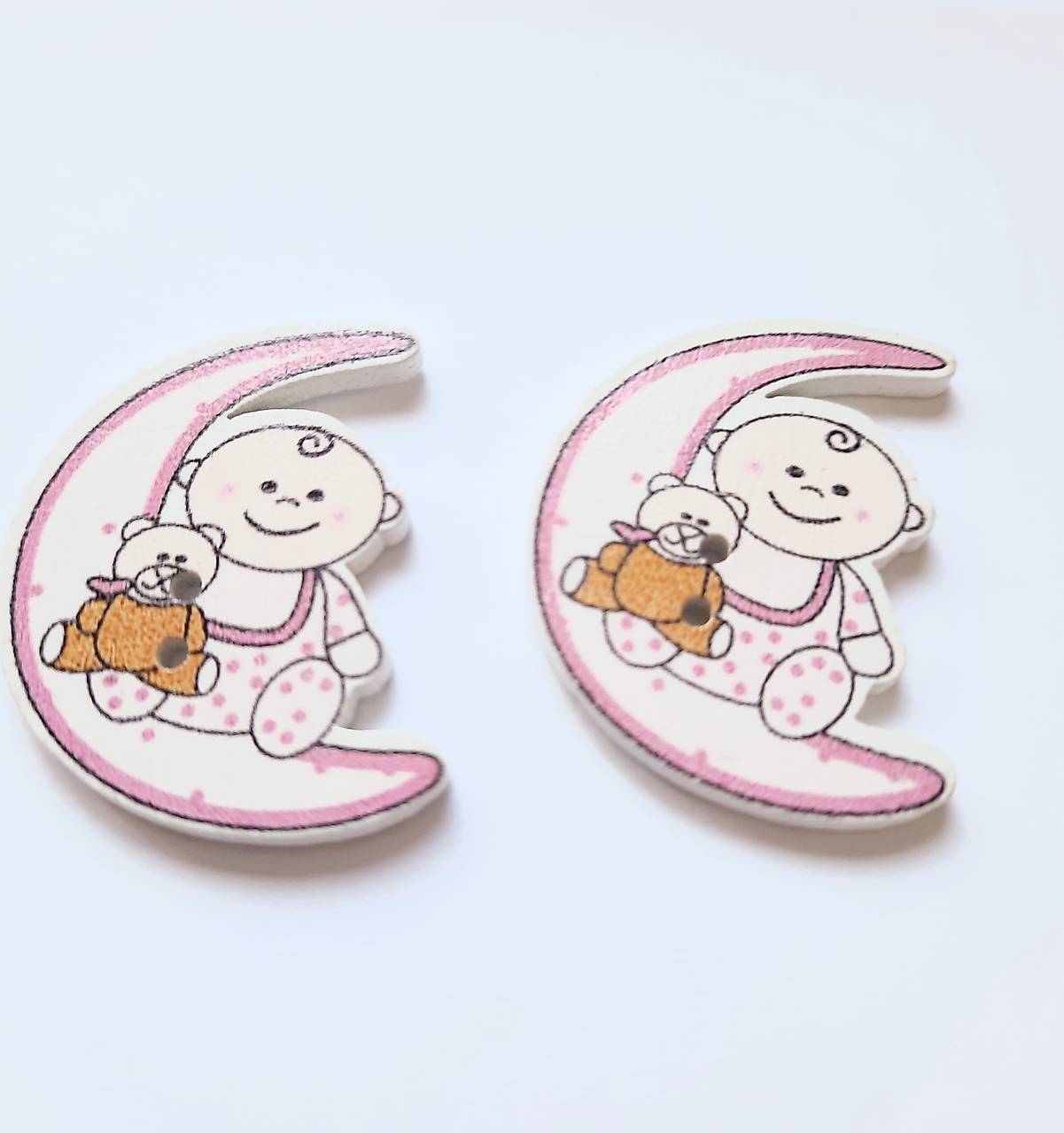 G104 Gombík drevený detský 3 x 2,5 cm