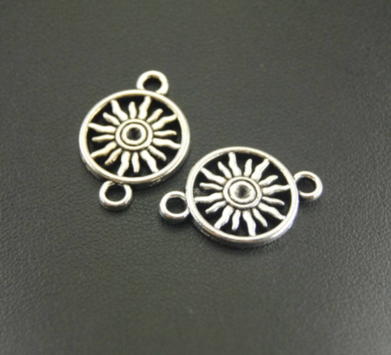 CO104 Konektor slniečko 2,2 x 1,5 cm