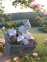 Dekorácie - Veľkonočná dekorácia s roztomilým zajačikom - 13491547_
