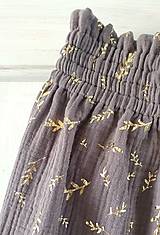 Sukne - Dámska sukňa Eliz - šedá so zlatou rastlinnou potlačou - 13493225_