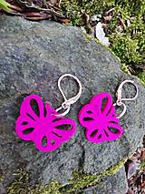 Náušničky motýliky tmavo ružové