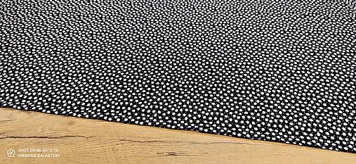 Textil - Kostýmovka -Kvety biele na čiernom- cena za 10 cm - 13502867_