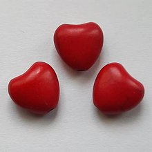 Minerály - Prírodný kameň howlit-srdce-1ks (10mm-červená) - 13505208_