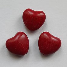 Minerály - Prírodný kameň howlit-srdce-1ks (14mm-červená) - 13505229_